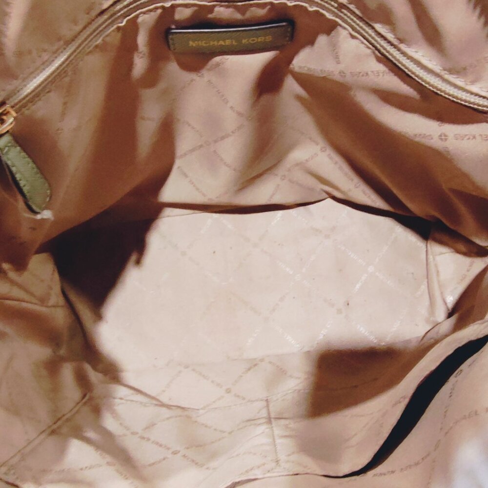 Michael Kors Saffiano Leather Charlotte Zip Top  Tote Bag Purse - Picture 5 of 5